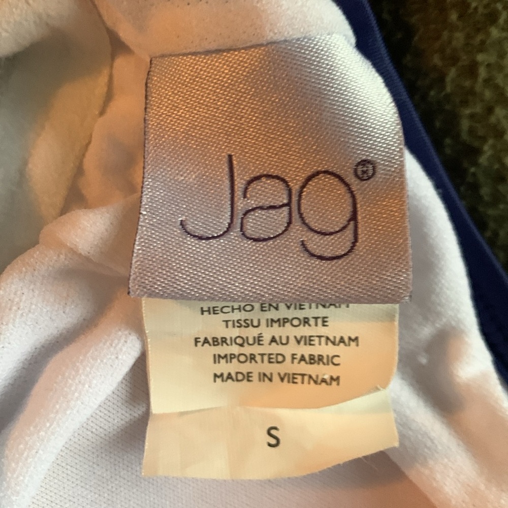 Jag 2 piece swimsuit. Size small. Never worn. - Picture 4 of 8